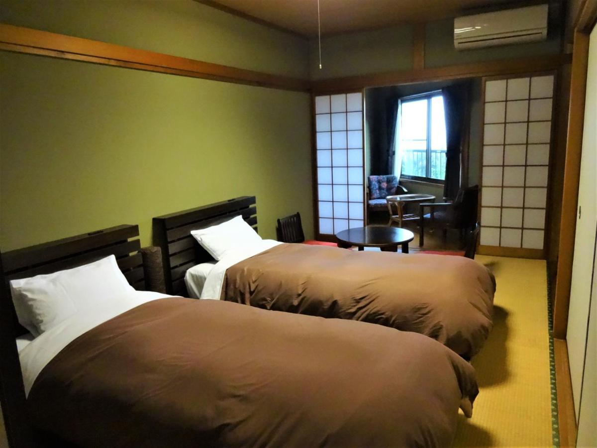 Ryokan Izuna Hotell Atami  Eksteriør bilde